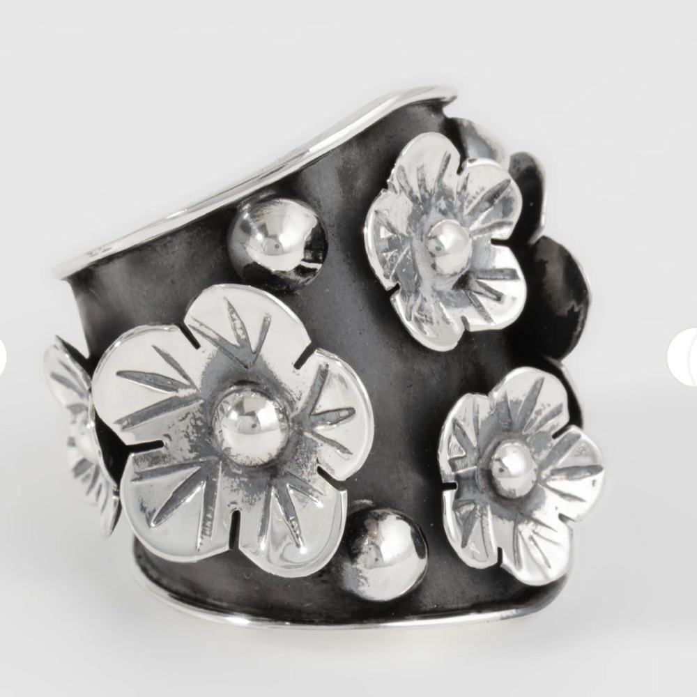 Sterling Silver Oxidized Flowers Ring Handmade in Taxco, Guerrero